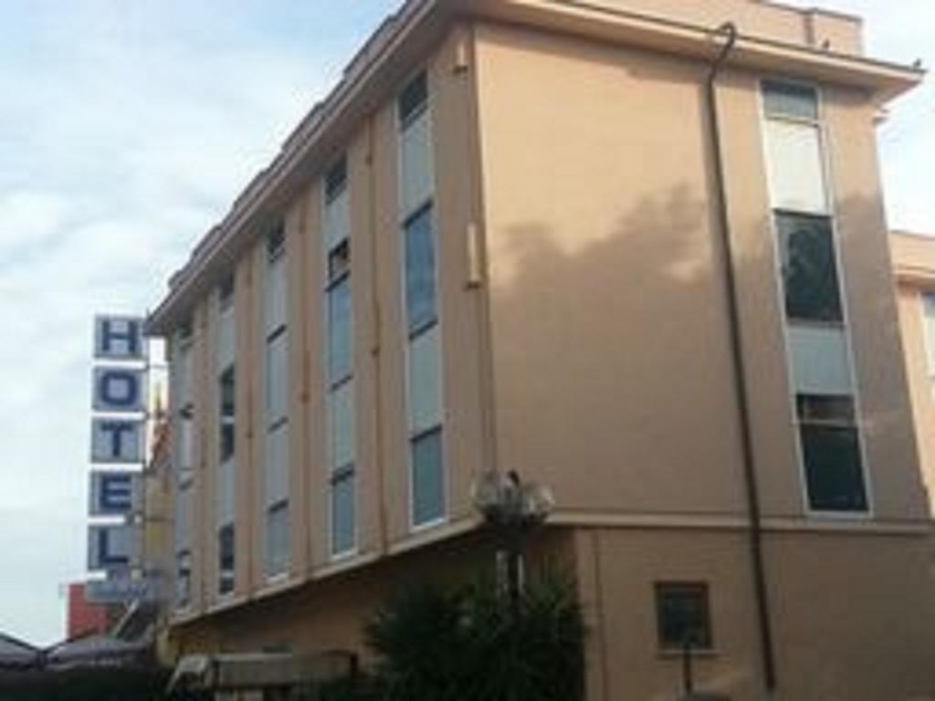 Hotel Industrial Roma Exterior foto